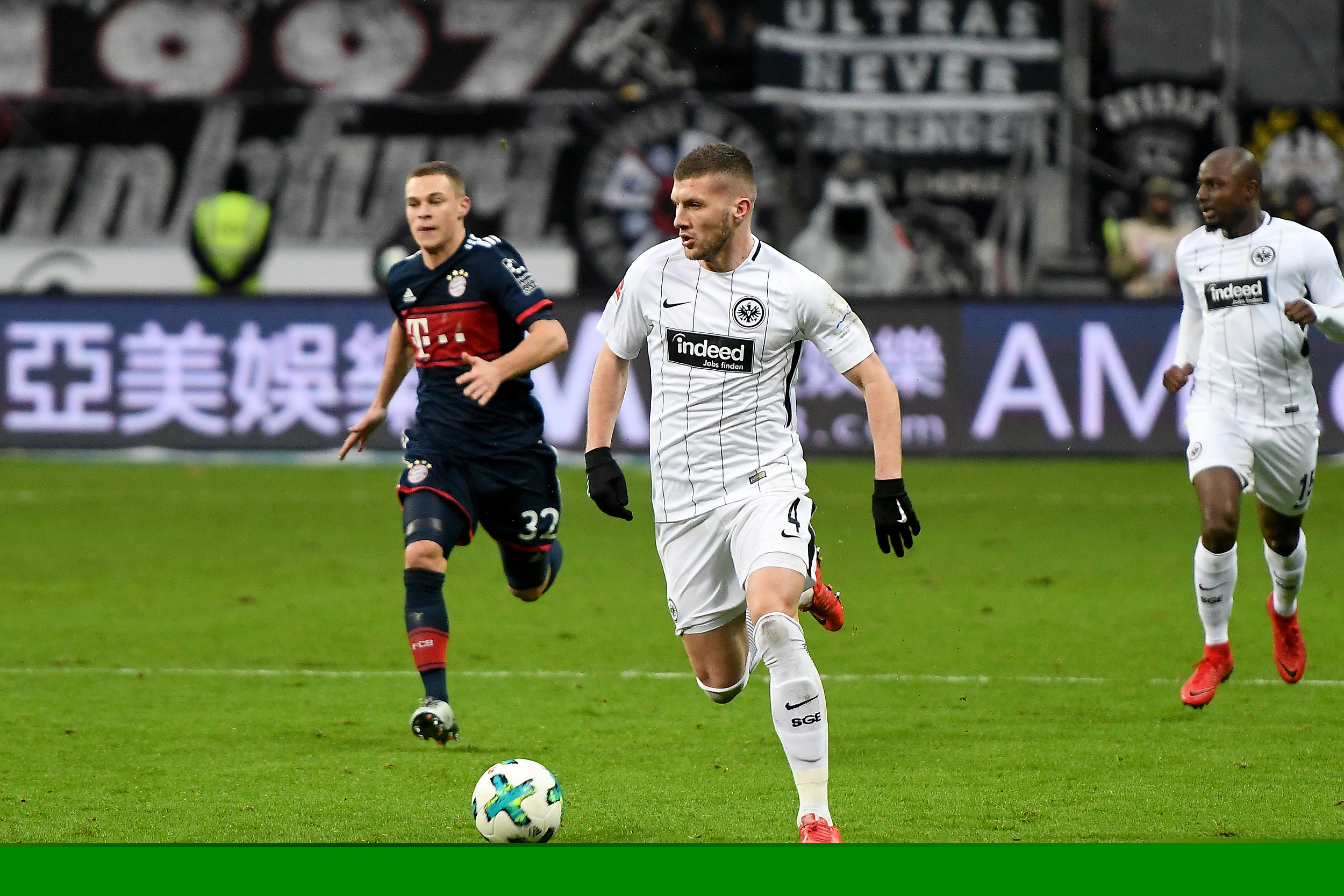 每体：巴萨接近签下埃及17岁前锋阿卜杜勒卡里姆（每体：巴萨有望敲定埃及17岁锋线新星阿卜杜勒卡里姆）