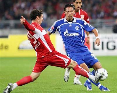 比利亚雷亚尔中场新星崛起：未来的丹尼·帕雷霍和托马斯·帕特（比利亚雷亚尔中场新秀崛起：有望接班帕雷霍与托马斯·帕尔特伊）