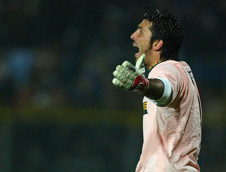 强队优势全无，弱队反而更冷静（强队优势尽失，弱队更加沉稳）