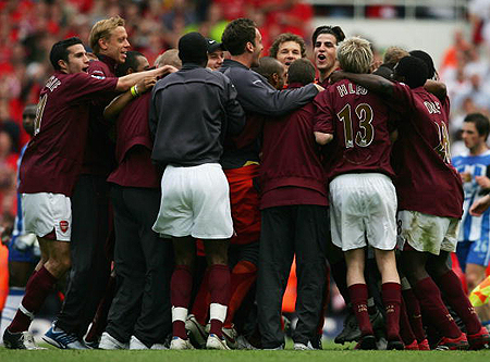 拜仁vs圣保利：凯恩领衔，卡尔、金玟哉、格雷罗首发（拜仁对阵圣保利：凯恩挂帅，卡尔、金玟哉、格雷罗先发出场）