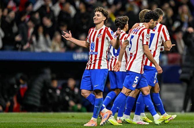 德甲半场：霍恩顿吉破门，格雷罗扳平，拜仁慕尼黑1-1圣保利（半场战报：霍恩顿吉先拔头筹，格雷罗扳平，拜仁慕尼黑暂1-1圣保利）