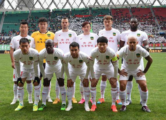 孔帕尼：我们已经给迪亚斯放假了，这样他能在精神上完全恢复（孔帕尼：迪亚斯已获假期，以便彻底恢复精神）