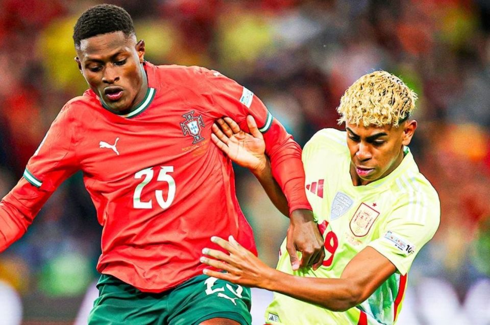 开始北伐！曼联在客场以4比1轻取狼队，3轮不败后升第6（北上征途开启！曼联客场4-1胜狼队，三轮不败升至第六）