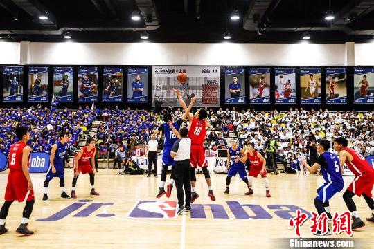 两将回应保罗事件：训练馆没他安静不少 他对自己和队友要求极高（两将谈及保罗风波：他不在训练馆更清静 对自我与队友标准极高）