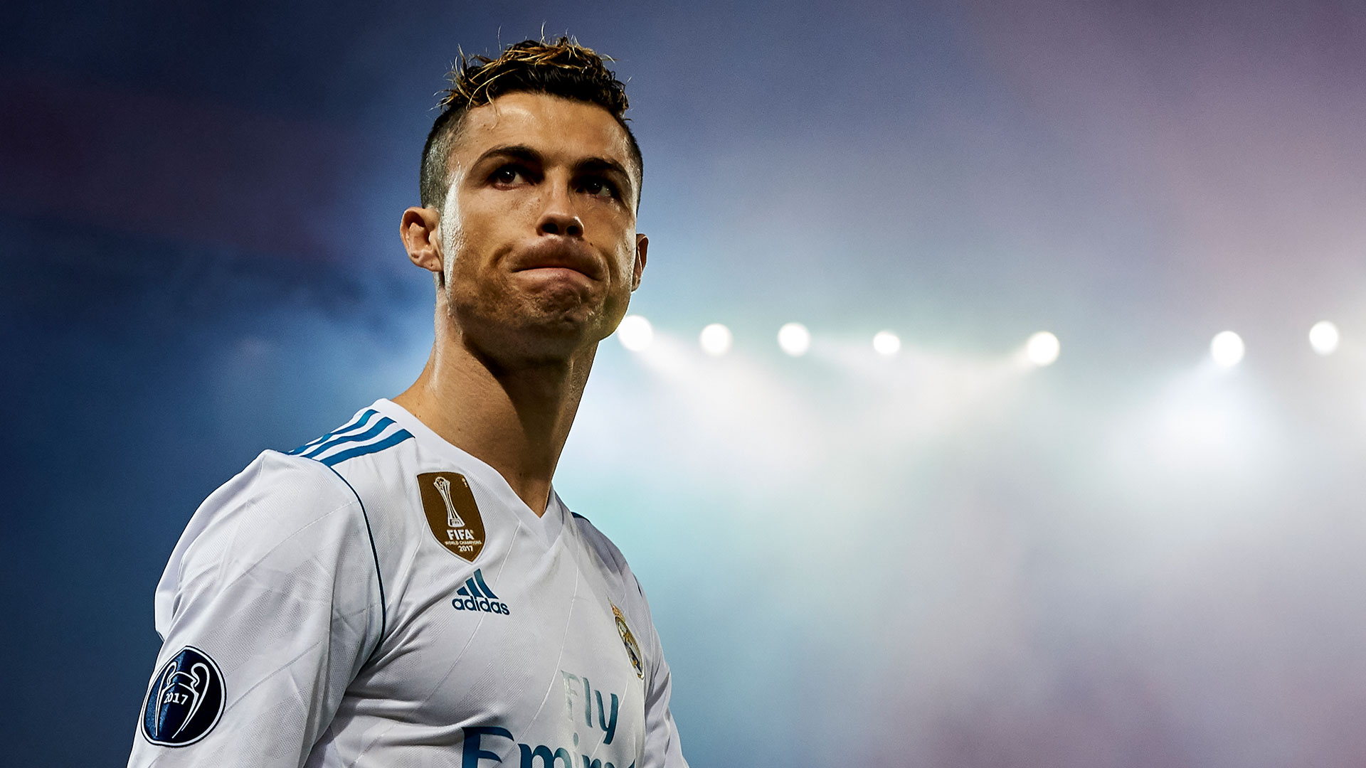 2025／26赛季英超：1亿欧炸裂报价！曼联要从皇马抢走巴尔韦德（英超2025／26：曼联砸1亿欧强挖皇马中场巴尔韦德）