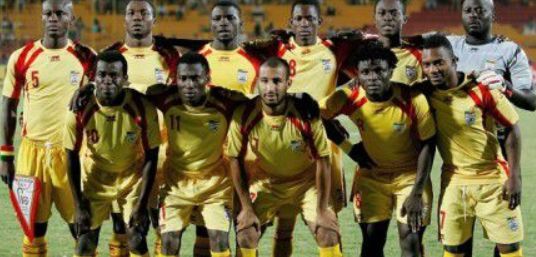 费迪南德：姆伯莫态度严谨且敬业，他能给曼联带来积极的影响（费迪南德看好姆伯莫：职业态度一流，能为曼联带来积极变化）